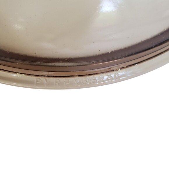 Vintage Pyrex Amber Glass Casserole Dish With Lid - Microwave & Oven Safe 1.5 Qt - Picture 8 of 11